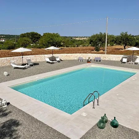 Loggia Dei Lezzi Bed and Breakfast Νότσι