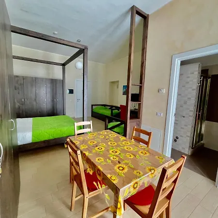 Loggia Dei Lezzi Bed and Breakfast Νότσι