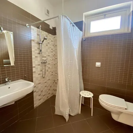 Bed and Breakfast Loggia Dei Lezzi Νότσι