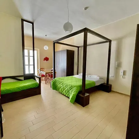 Loggia Dei Lezzi Panzió Noci