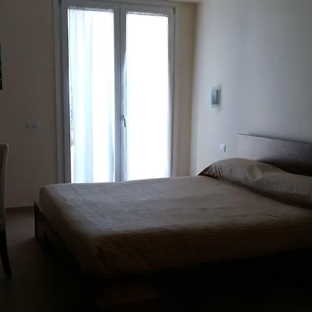 Loggia Dei Lezzi Bed and Breakfast 3*