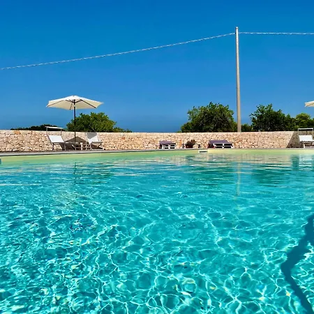 Loggia Dei Lezzi Bed and Breakfast 3*