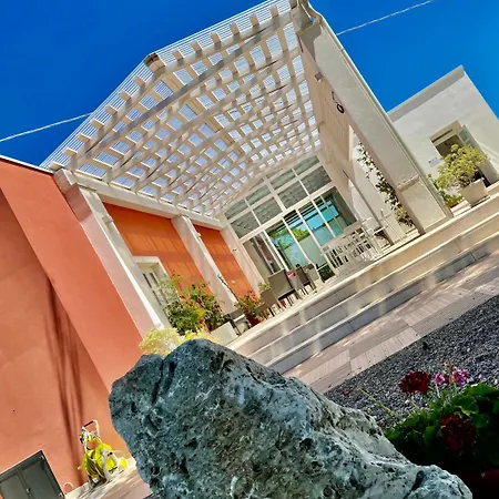 Bed and Breakfast Loggia Dei Lezzi Νότσι