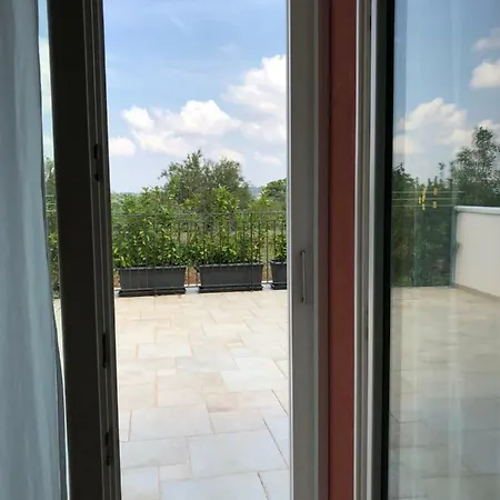 Loggia Dei Lezzi Noci