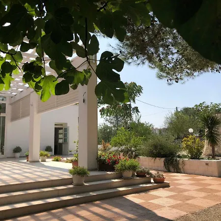 Bed and Breakfast Loggia Dei Lezzi Νότσι