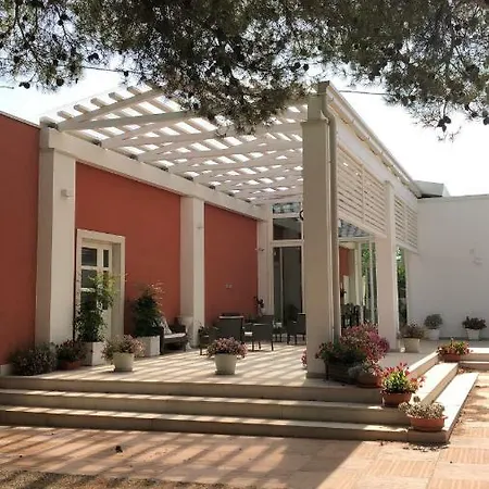 Bed and Breakfast Loggia Dei Lezzi Νότσι