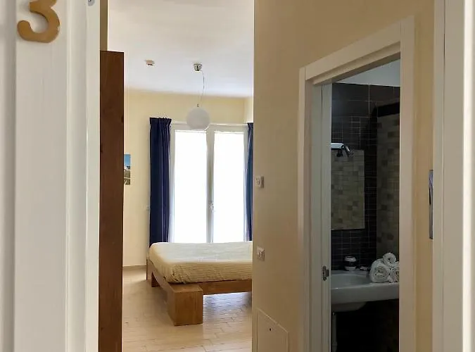 Loggia Dei Lezzi לינה וארוחת בוקר